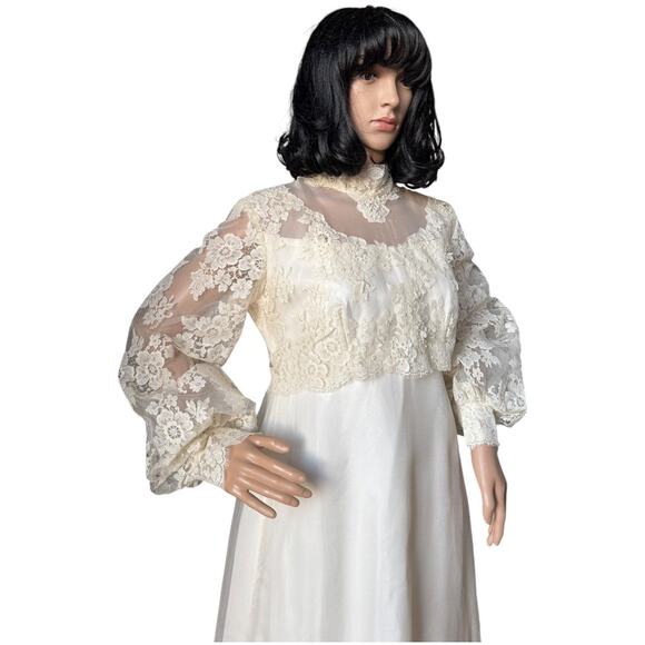 Vtg OOAK Lace Wedding dress scalloped sheer high neck & empire waist medium - Picture 7 of 13
